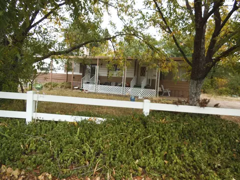 20596 Lassen View Ln, Redding, CA 96002 photo 2