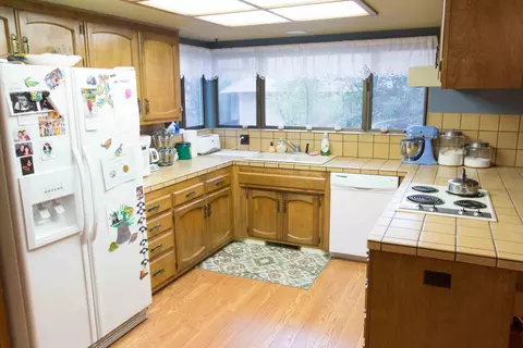 3900 El Portal Dr, Redding, CA 96002 photo 9