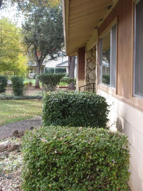 3168 Inverness St, Redding, CA 96002 photo 3