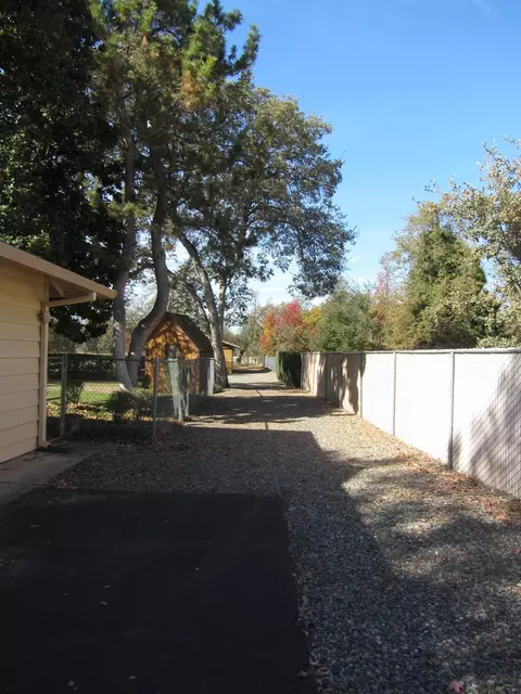 3168 Inverness St, Redding, CA 96002 photo 45