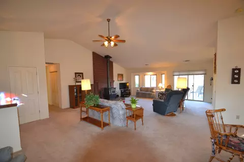 15838 Macleod, Redding, CA 96001 photo 5