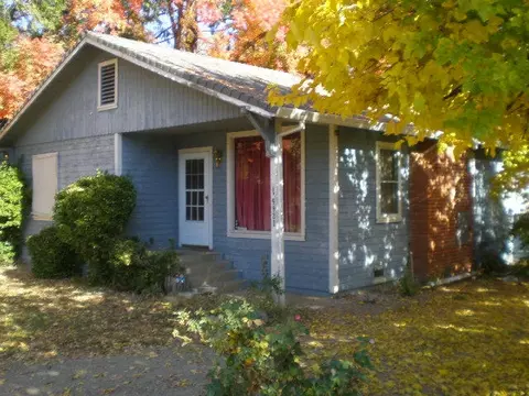 4821 Cedars Rd, Redding, CA 96001 photo 2