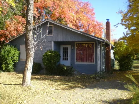 4821 Cedars Rd, Redding, CA 96001 photo 1