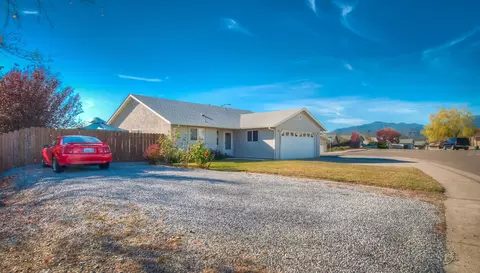 16917 Santa Barbara Dr, Redding, CA 96003 photo 16