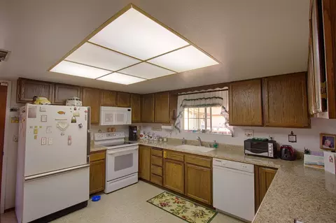 1645 Filaree Dr, Redding, CA 96002 photo 12
