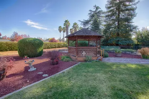 1645 Filaree Dr, Redding, CA 96002 photo 8