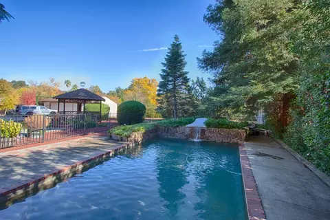 1645 Filaree Dr, Redding, CA 96002 photo 4