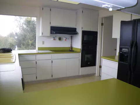 8815 Valley View Rd, Redding, CA 96001 photo 5
