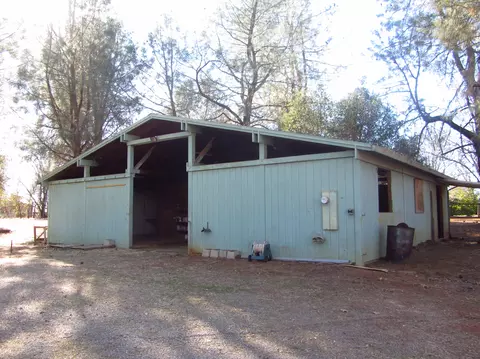 20211 Portero Dr, Redding, CA 96003 photo 2