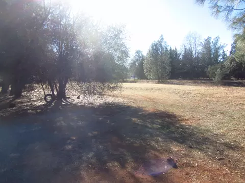 20211 Portero Dr, Redding, CA 96003 photo 4