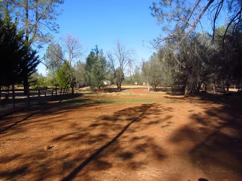 20211 Portero Dr, Redding, CA 96003 photo 3