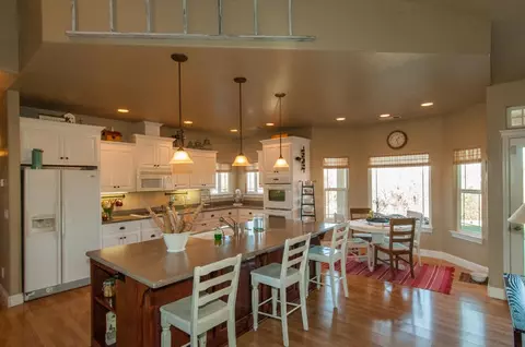 14569 Mccoy Rd, Red Bluff, CA 96080 photo 2