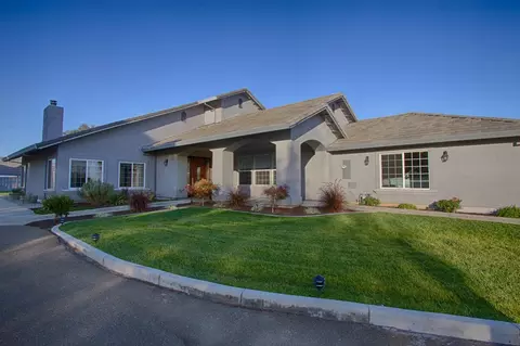 7707 Mohegan Ct, Redding, CA 96002 photo 2