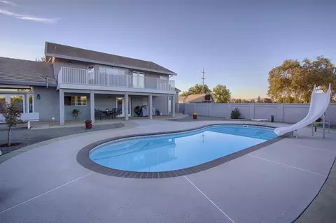 7707 Mohegan Ct, Redding, CA 96002 photo 4