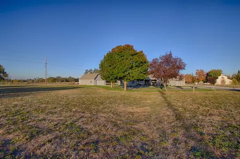 7707 Mohegan Ct, Redding, CA 96002 photo 9