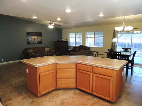 837 Wingsetter Ct, Redding, CA 96003 photo 5