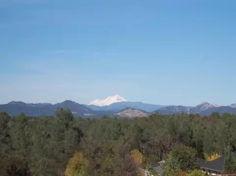 372 Stinson Loop, Redding, CA 96003 photo 4