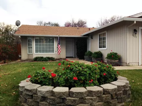 1521 Wingsetter Way, Redding, CA 96003 photo 2
