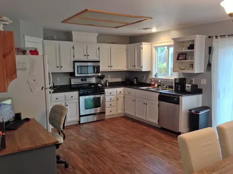 1521 Wingsetter Way, Redding, CA 96003 photo 7