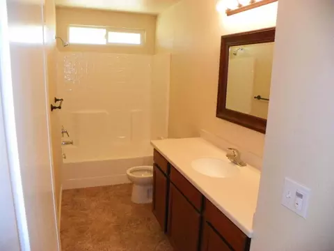 1157 Harpole, Redding, CA 96002 photo 9