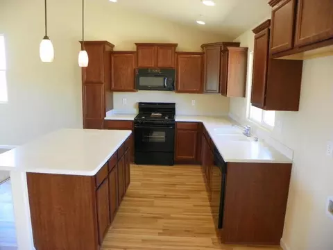 1157 Harpole, Redding, CA 96002 photo 4