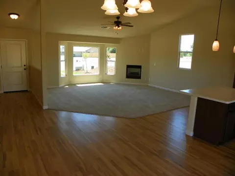 1157 Harpole, Redding, CA 96002 photo 2