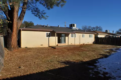 1511 Yale Ct, Redding, CA 96002 photo 2
