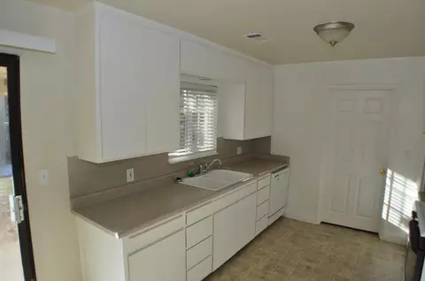 1511 Yale Ct, Redding, CA 96002 photo 4