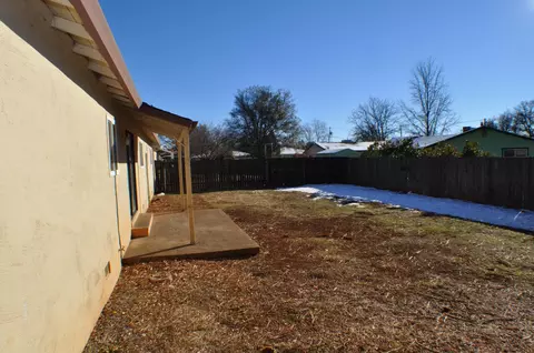 1511 Yale Ct, Redding, CA 96002 photo 3