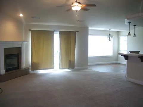 3447 Cockerill Dr, Redding, CA 96002 photo 2
