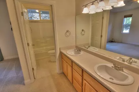 10661 Old Oregon Trl, Redding, CA 96003 photo 9