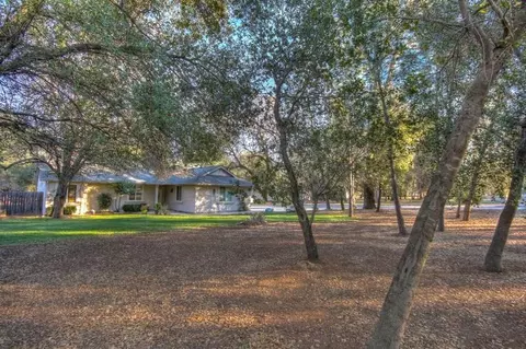 10661 Old Oregon Trl, Redding, CA 96003 photo 18