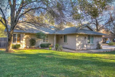 10661 Old Oregon Trl, Redding, CA 96003 photo 1