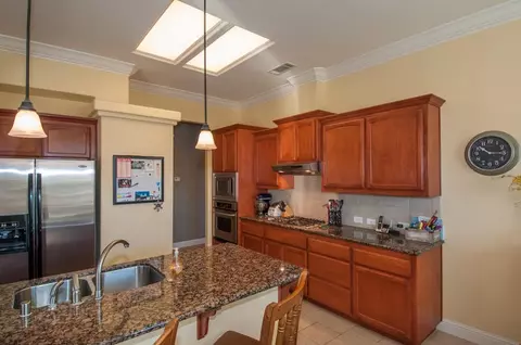 1137 Lakeside Dr, Redding, CA 96001 photo 7