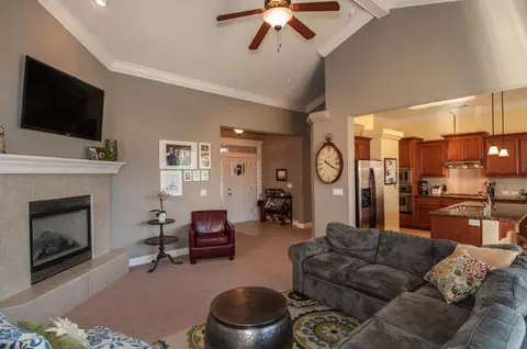 1137 Lakeside Dr, Redding, CA 96001 photo 3