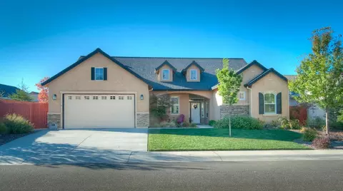 1137 Lakeside Dr, Redding, CA 96001 photo 1