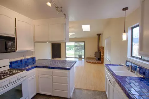 11336 Menlo Way, Redding, CA 96003 photo 5