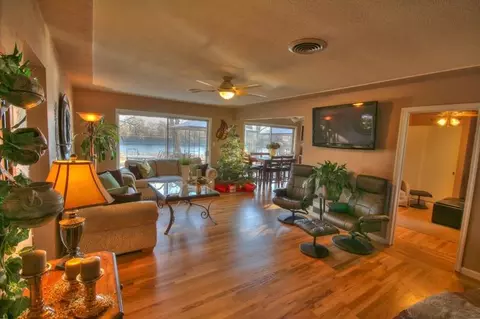 6921 Riverside Dr, Redding, CA 96001 photo 2