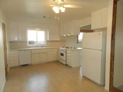 3625 Summit Dr, Redding, CA 96001 photo 3
