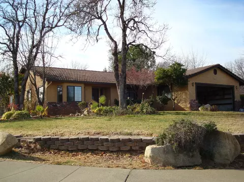 2117 Kildare Dr, Redding, CA 96001 photo 1
