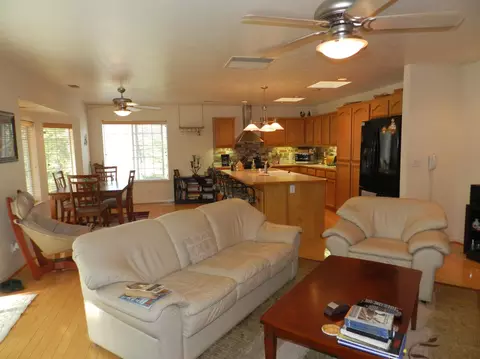15043 Diggins Way, Redding, CA 96001 photo 2