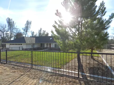 15043 Diggins Way, Redding, CA 96001 photo 23