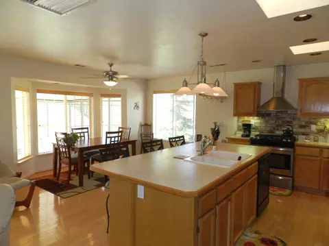 15043 Diggins Way, Redding, CA 96001 photo 16