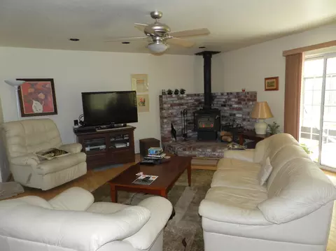 15043 Diggins Way, Redding, CA 96001 photo 17