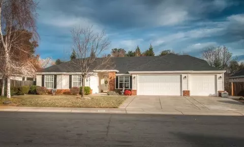 4557 Blue Creek Dr, Redding, CA 96002 photo 1