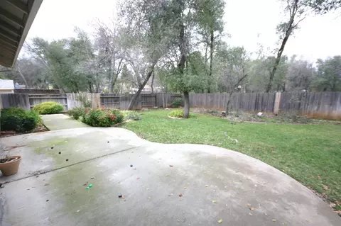 3263 Lawrence Rd, Redding, CA 96002 photo 5