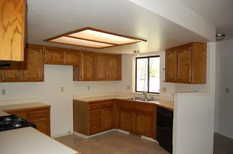 3808 Bluffside Ct, Redding, CA 96002 photo 5