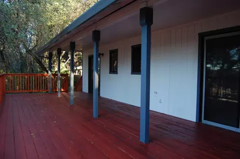 3808 Bluffside Ct, Redding, CA 96002 photo 4