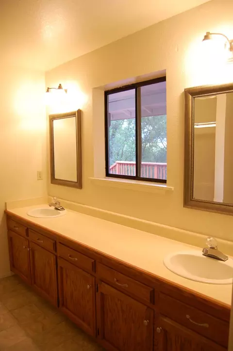 3808 Bluffside Ct, Redding, CA 96002 photo 11