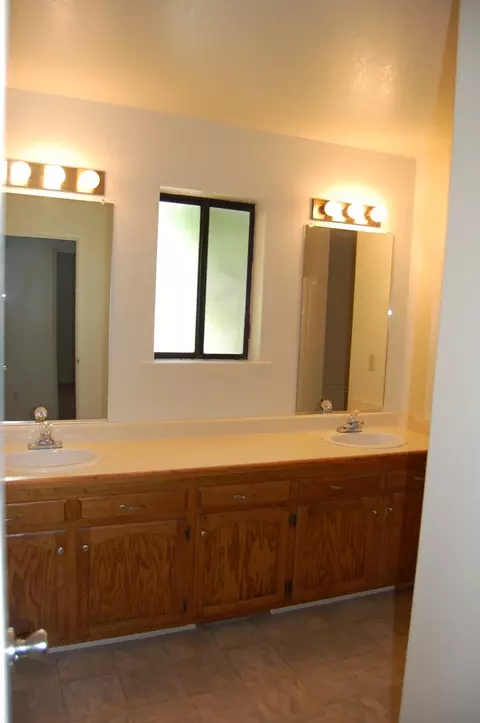 3808 Bluffside Ct, Redding, CA 96002 photo 13